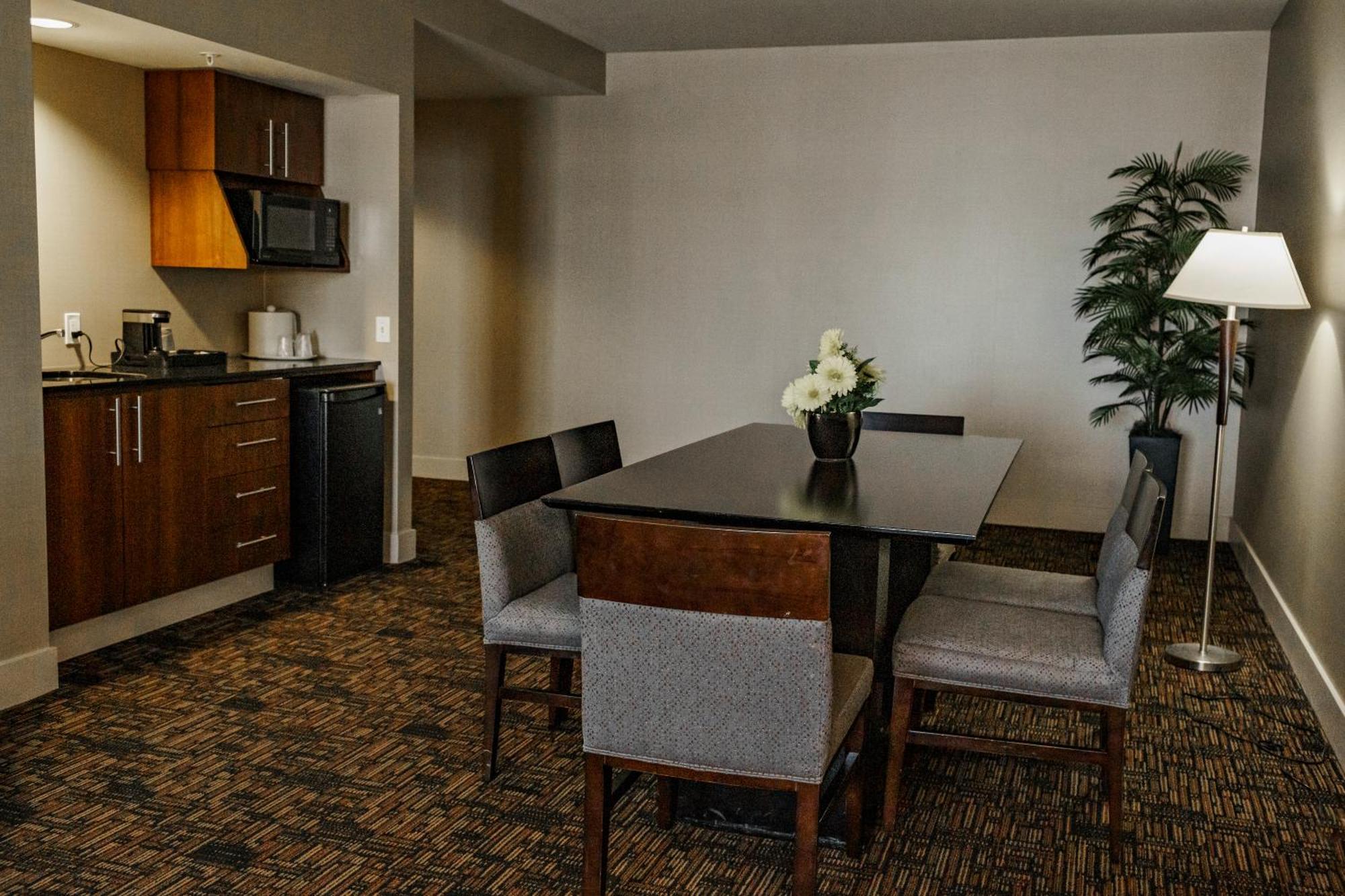Radisson Hotel Edmonton Airport Leduc Buitenkant foto