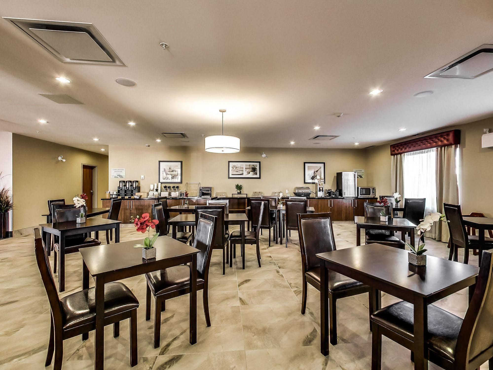 Radisson Hotel Edmonton Airport Leduc Buitenkant foto