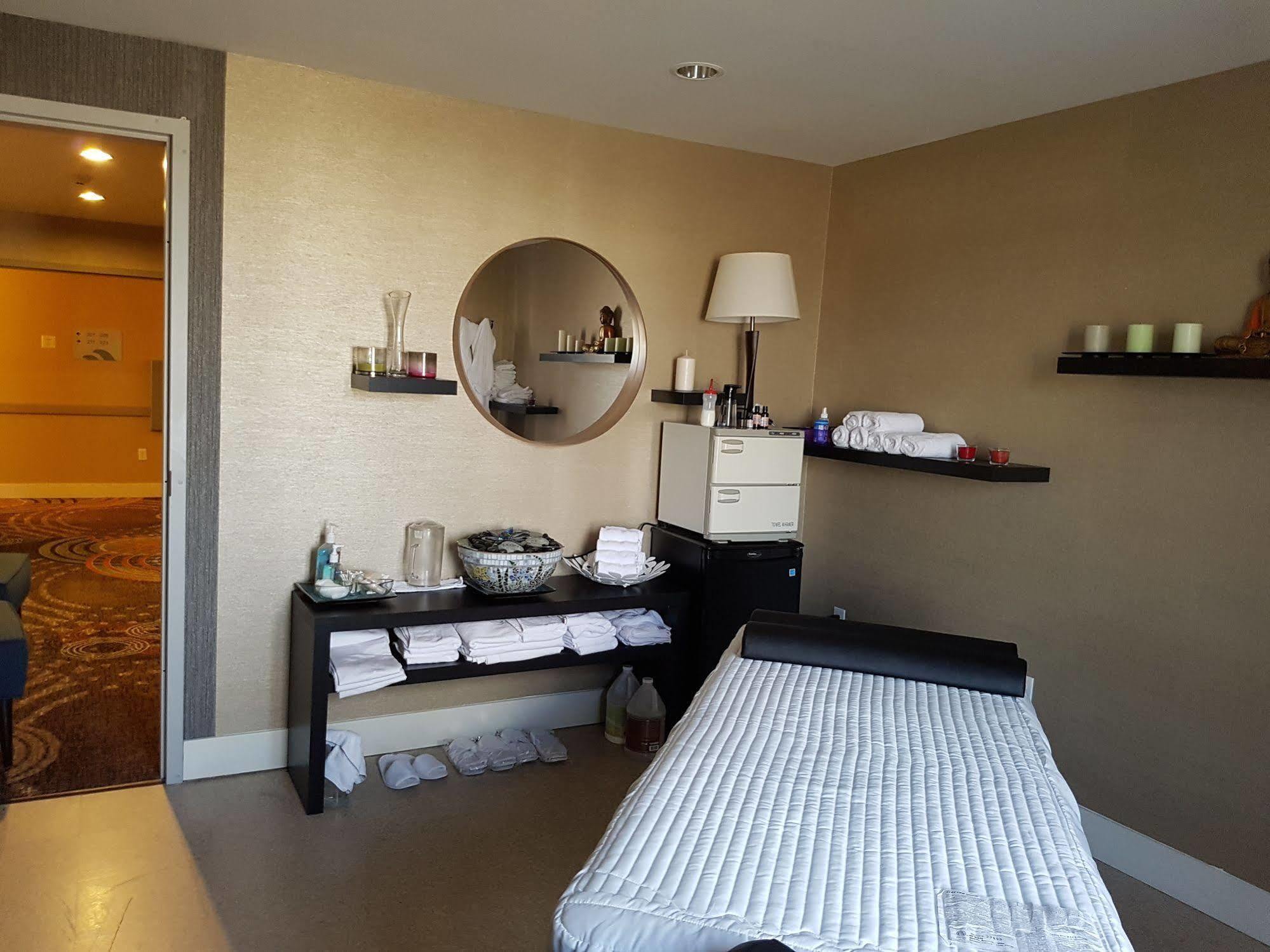 Radisson Hotel Edmonton Airport Leduc Buitenkant foto